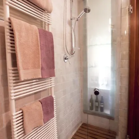 Loggia Dei Maestri Comacini * Assisi