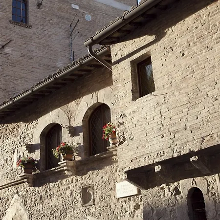 Loggia Dei Maestri Comacini Apartamento