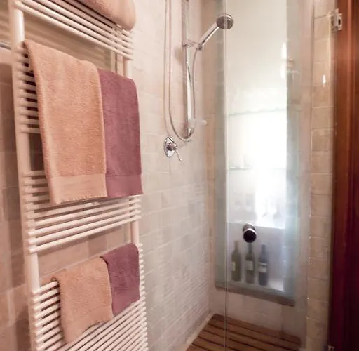 Loggia Dei Maestri Comacini * Assisi