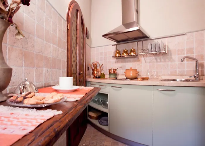 Loggia Dei Maestri Comacini * Assisi